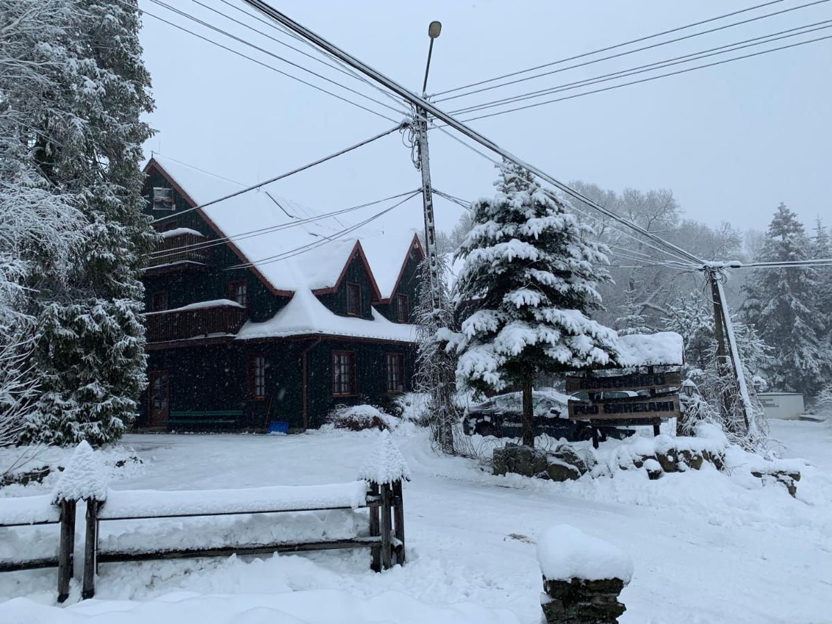 乔尔什滕Gosciniec Pod Smrekami住宿加早餐旅馆 外观 照片